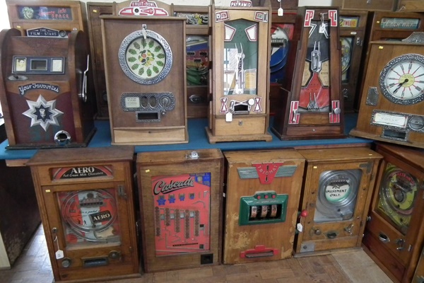 Vintage penny arcade machines for sale uk